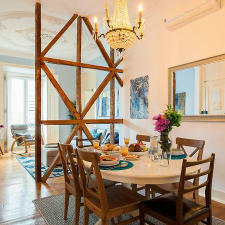 Bairro Alto 3 Bedroom Patio Flat! ลิสบอน ภายนอก รูปภาพ
