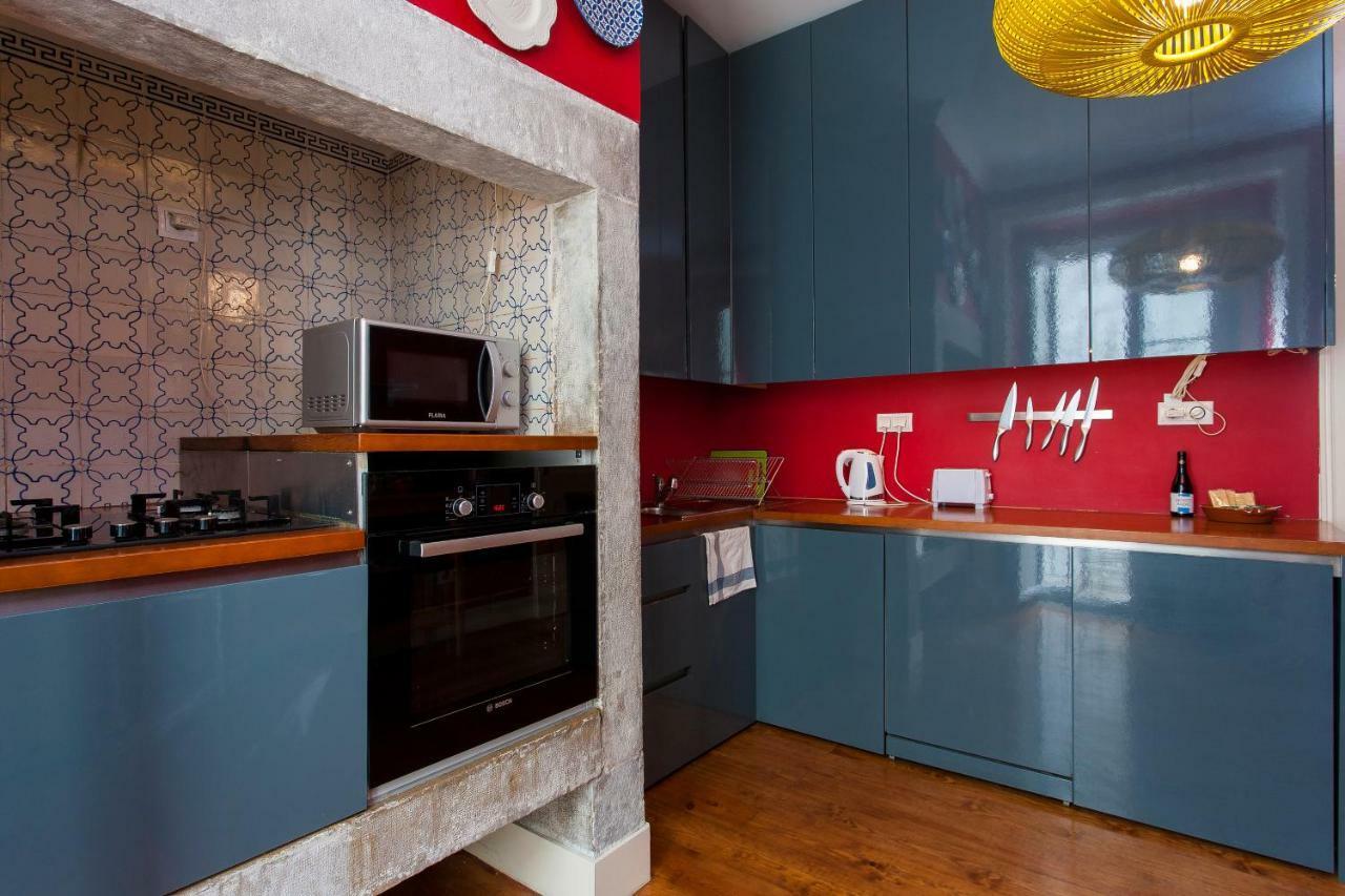 Bairro Alto 3 Bedroom Patio Flat! ลิสบอน ภายนอก รูปภาพ