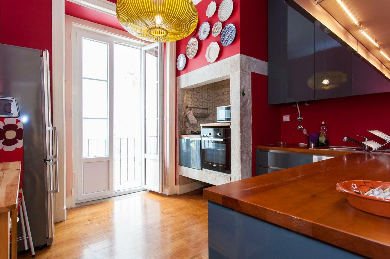 Bairro Alto 3 Bedroom Patio Flat! ลิสบอน ภายนอก รูปภาพ