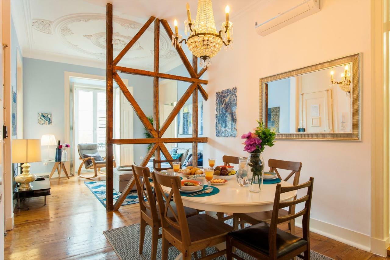 Bairro Alto 3 Bedroom Patio Flat! ลิสบอน ภายนอก รูปภาพ