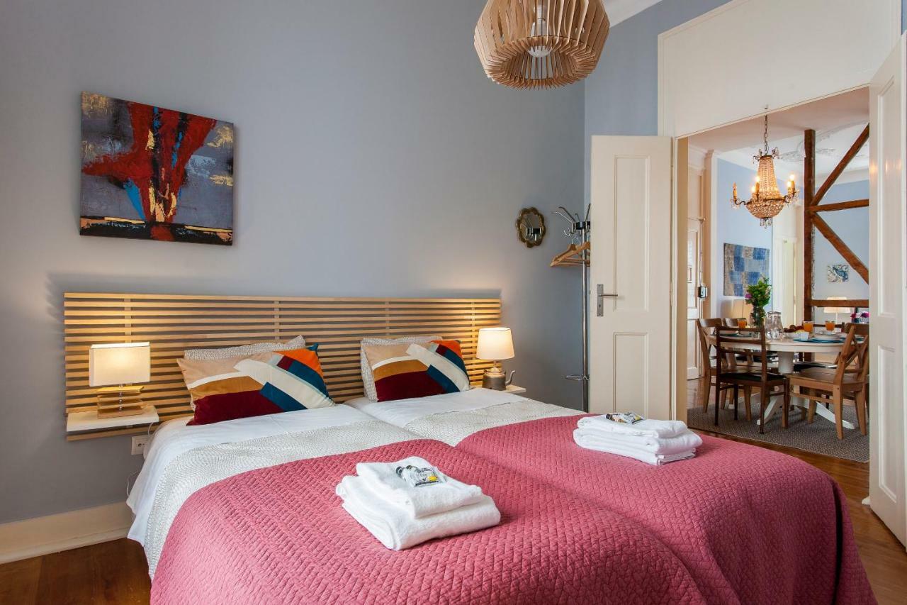Bairro Alto 3 Bedroom Patio Flat! ลิสบอน ภายนอก รูปภาพ