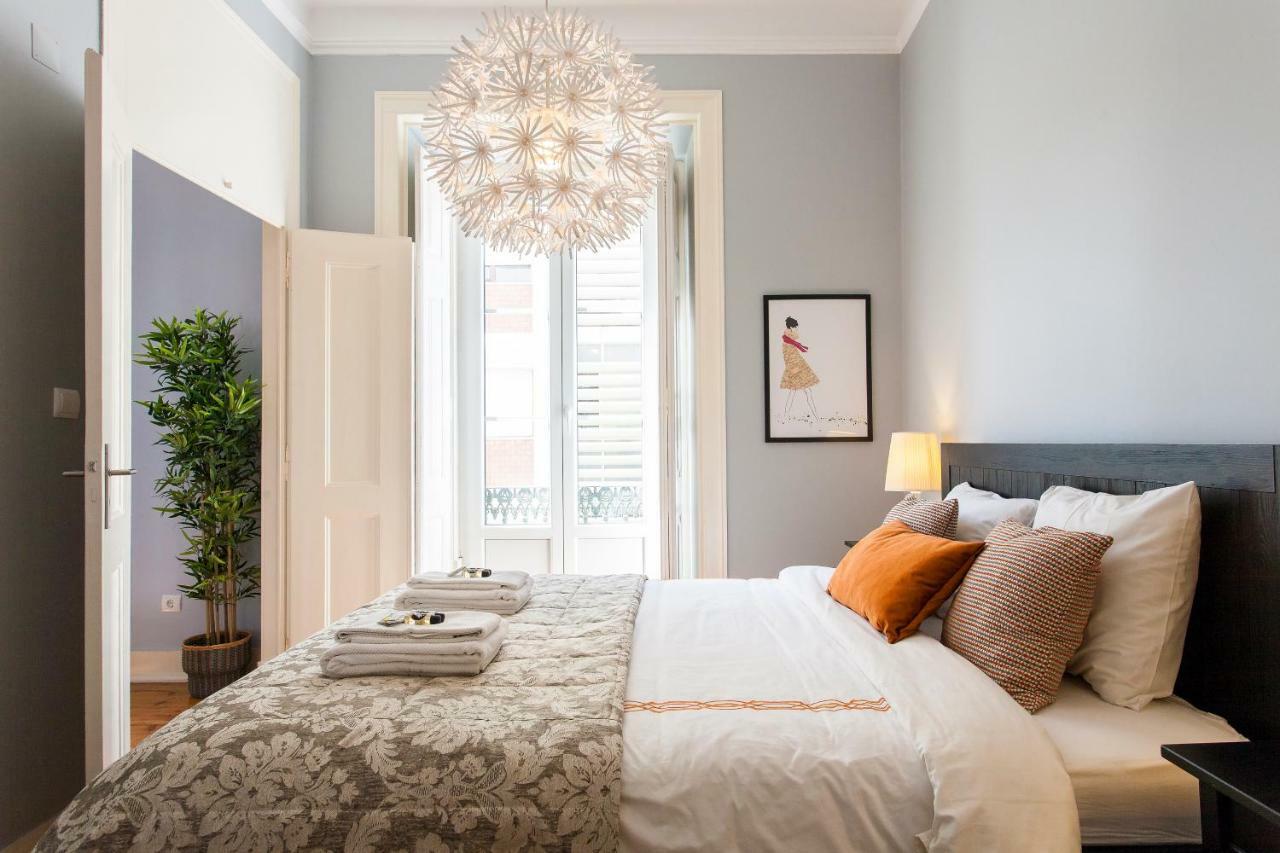 Bairro Alto 3 Bedroom Patio Flat! ลิสบอน ภายนอก รูปภาพ