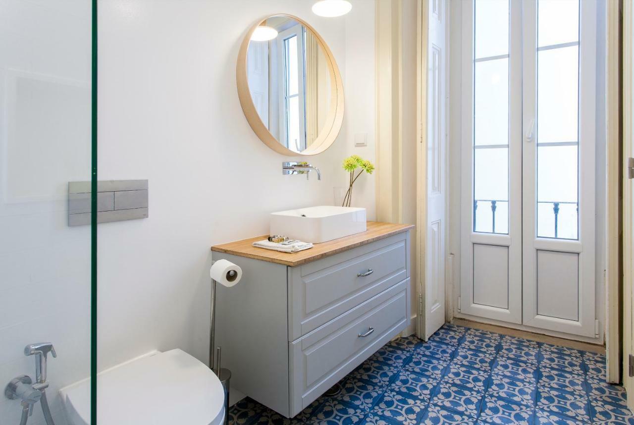 Bairro Alto 3 Bedroom Patio Flat! ลิสบอน ภายนอก รูปภาพ