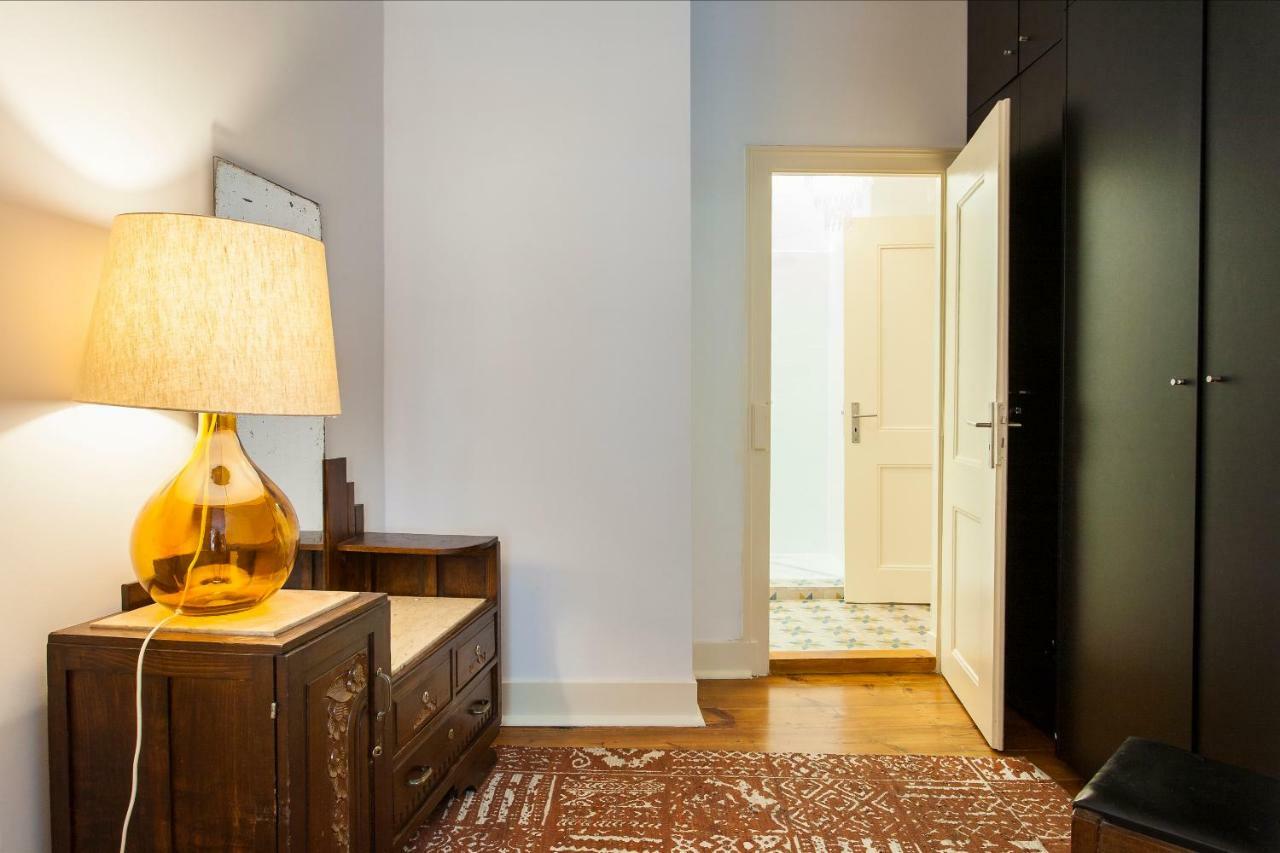 Bairro Alto 3 Bedroom Patio Flat! ลิสบอน ภายนอก รูปภาพ
